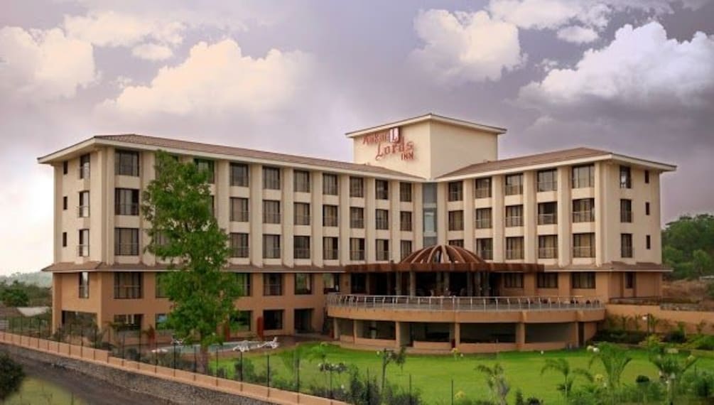 Saputara Aakar Lords Inn Landscape Image